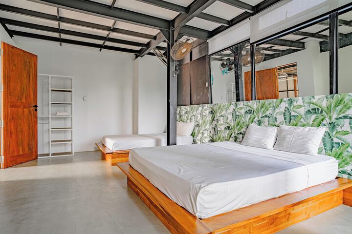 Room 3 of 9