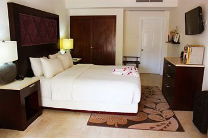 Room 17 of 46