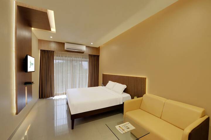 Room 8 of 32