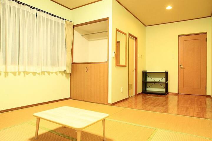 Room 4 of 36