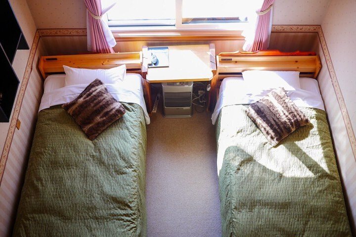 Room 23 of 258