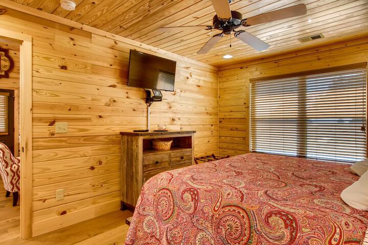 Room 2 of 27