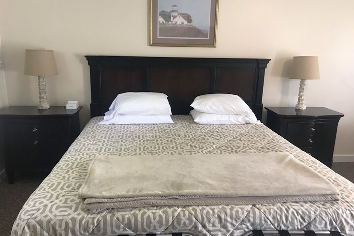 Room 10 of 42