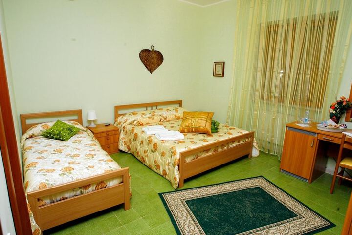 Room 16 of 30