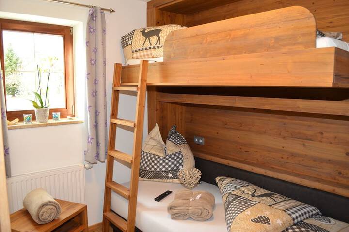 Room 4 of 20