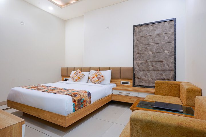 Room 16 of 32