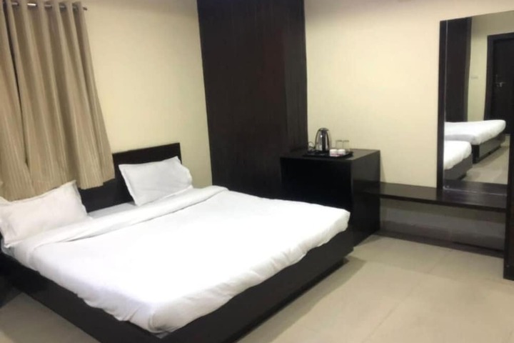Room 16 of 37