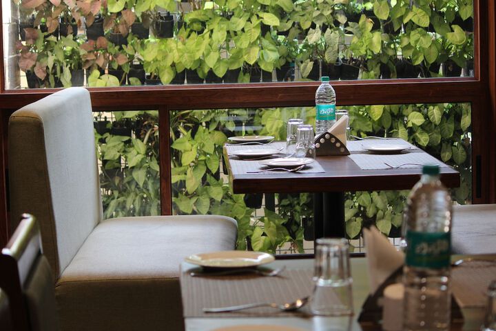 Dining 45 of 62