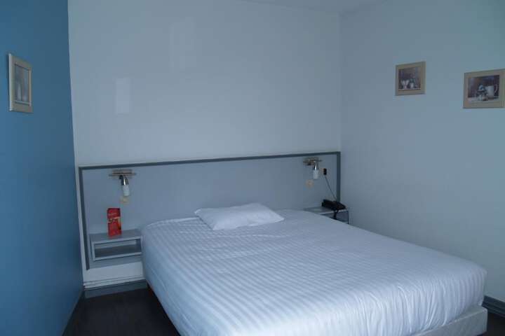 Room 10 of 38