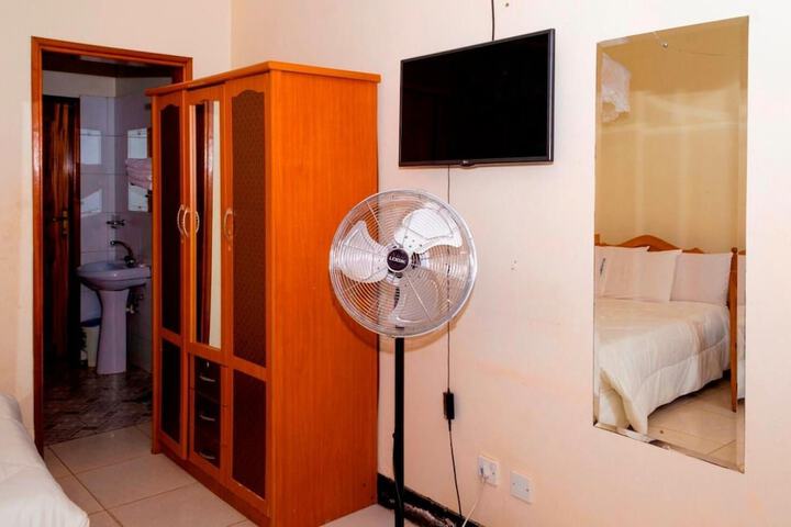 Room 10 of 48