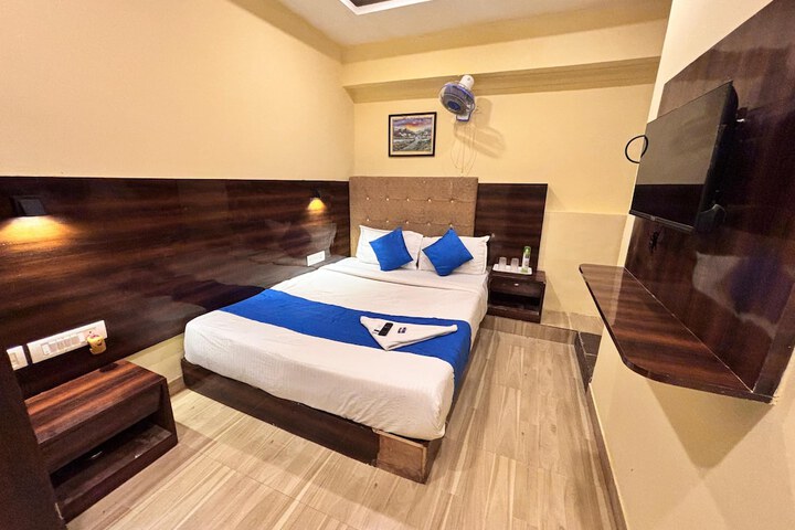 Room 12 of 30