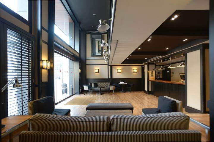 Hotel Interior 7 of 117