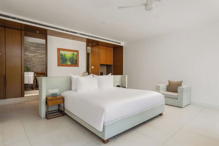 Room 30 of 141
