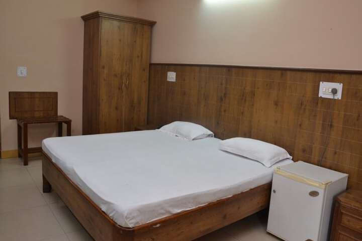 Room 13 of 17