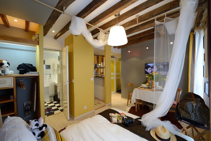 Room 91 of 648