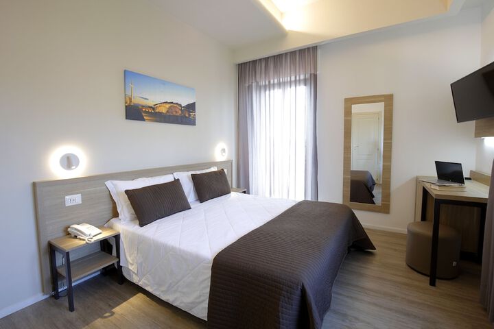 Room 8 of 31