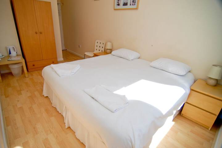 Room 13 of 39