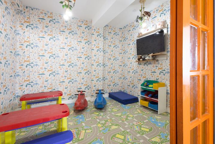 Room 92 of 202