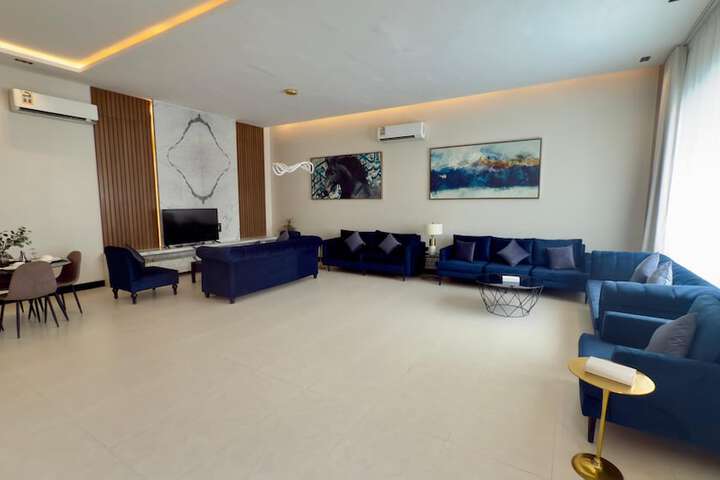 Room 30 of 51