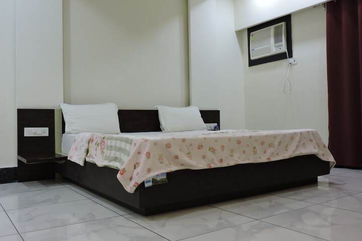 Room 10 of 40