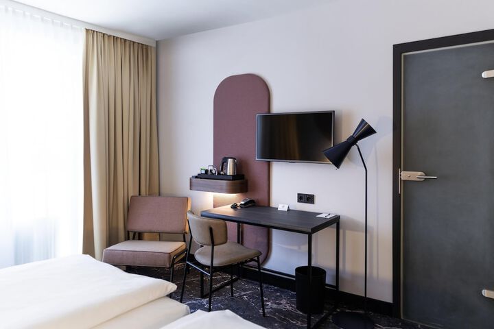 Room 45 of 108