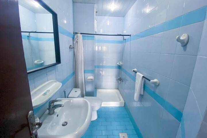Room 4 of 7