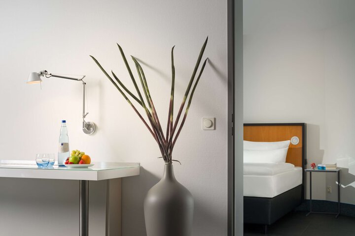 Room 10 of 45