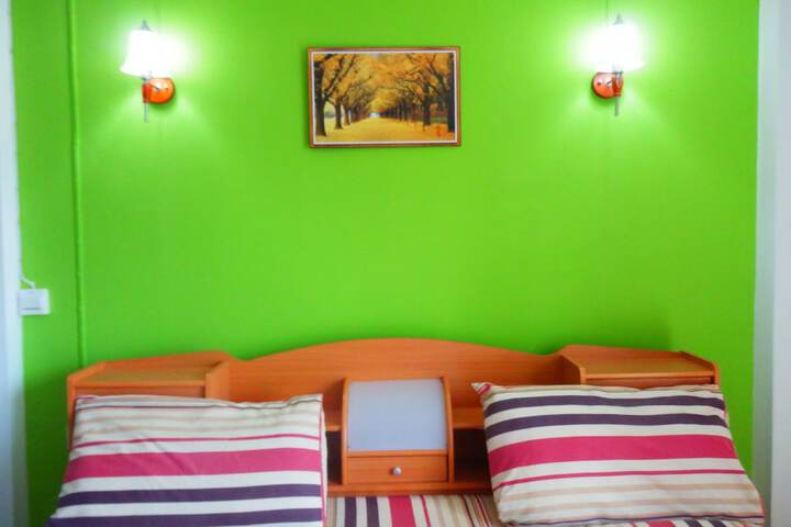 Room 10 of 29