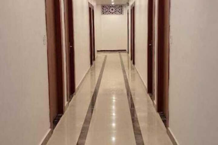 Room 4 of 7