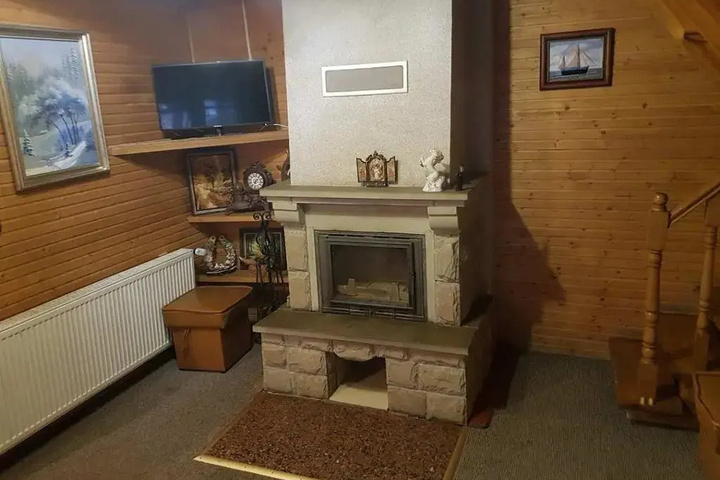 Room 2 of 11