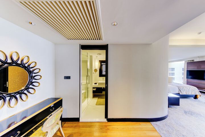 Room 45 of 130
