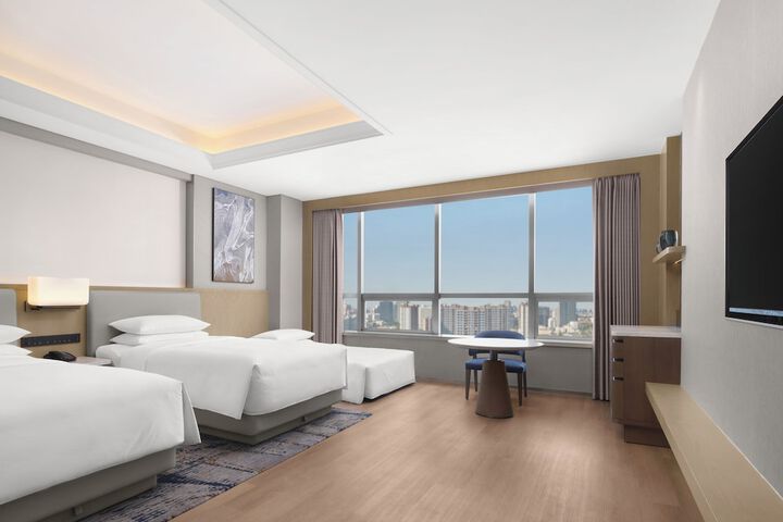 Room 15 of 52