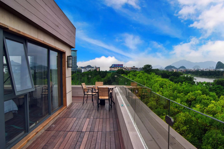 Terrace/Patio 7 of 15