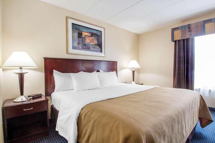 1 King Bed (1 of 5)
