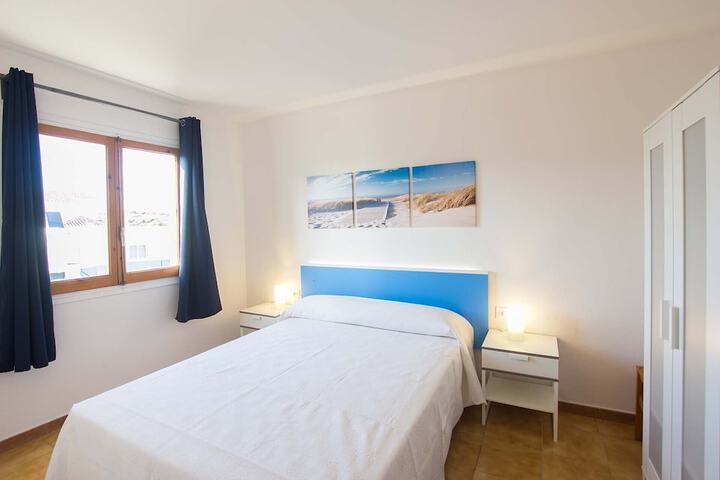 Room 2 of 32