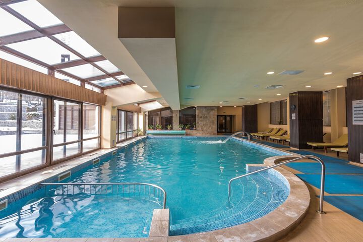 Pool Hotel