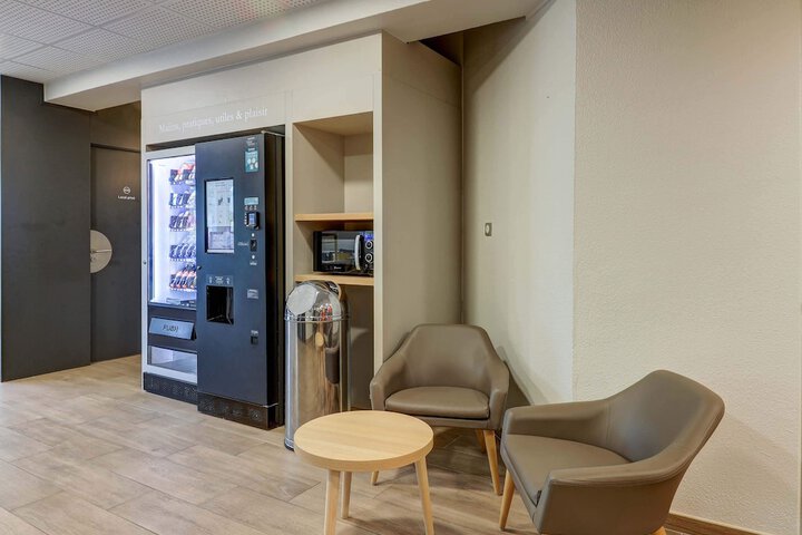 Guest Lobby