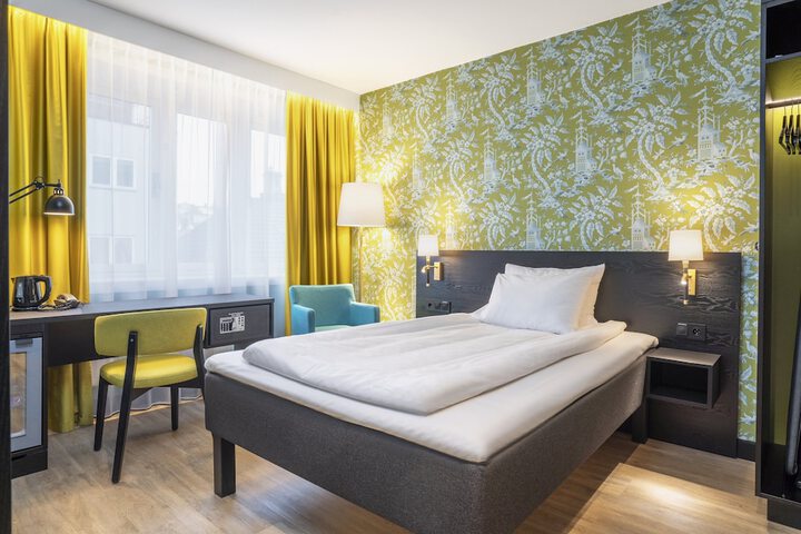 Room 20 of 90