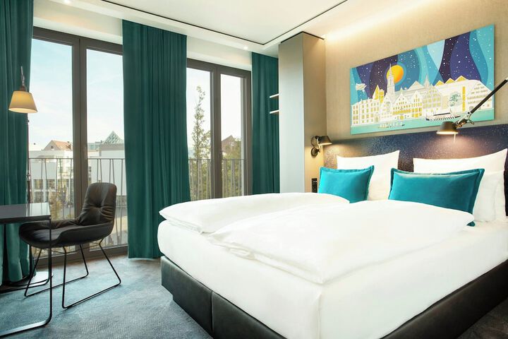 Room 4 of 42
