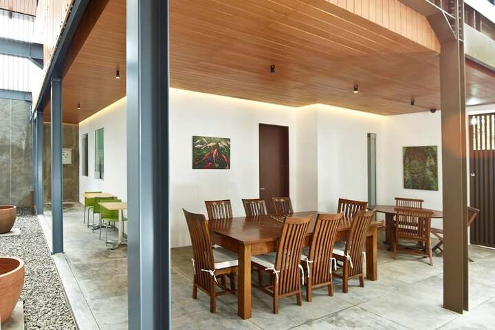 Dining 11 of 25