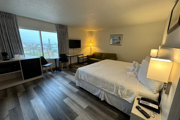 City Room 1 King Bed City View (11 of 14)