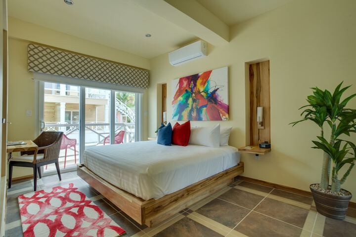 Room 2 of 81