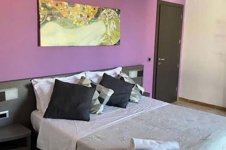 Room 7 of 15
