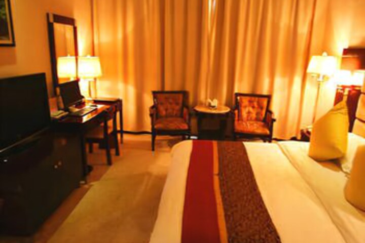 Room 7 of 8