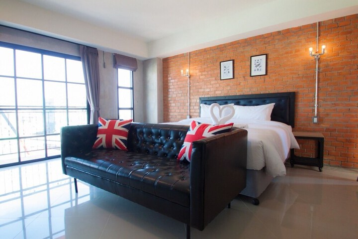 Room 8 of 21