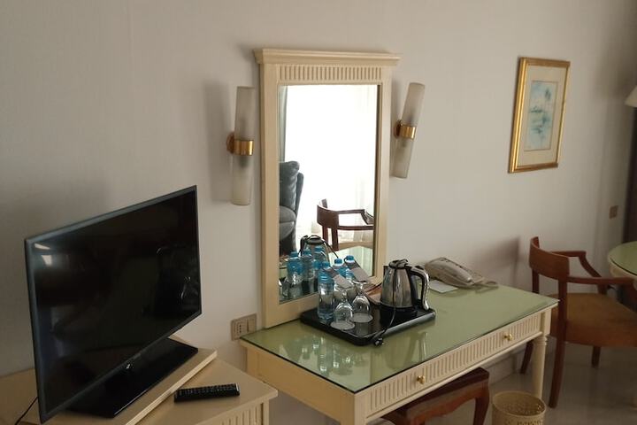 Room 27 of 53