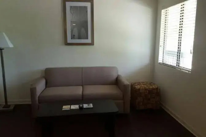 Room 7 of 14