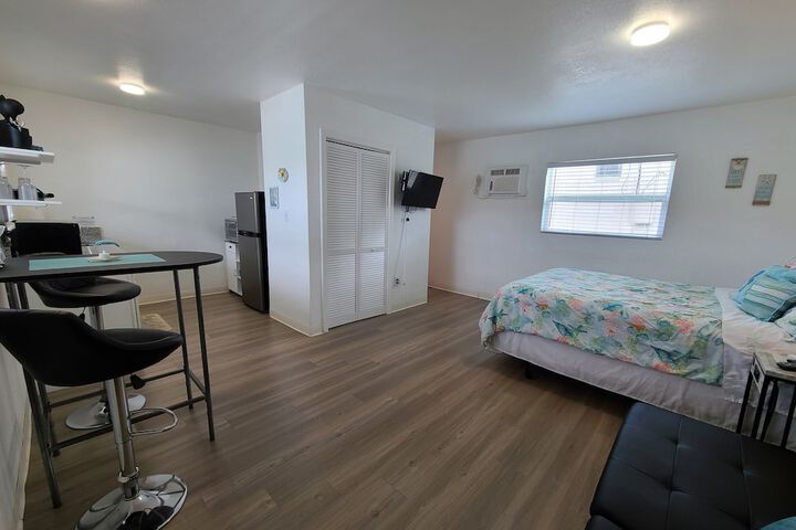 Room 11 of 166