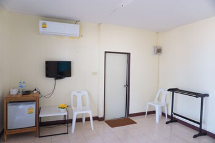 Room 32 of 45