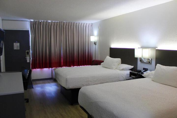 2 Double Beds (11 of 16)